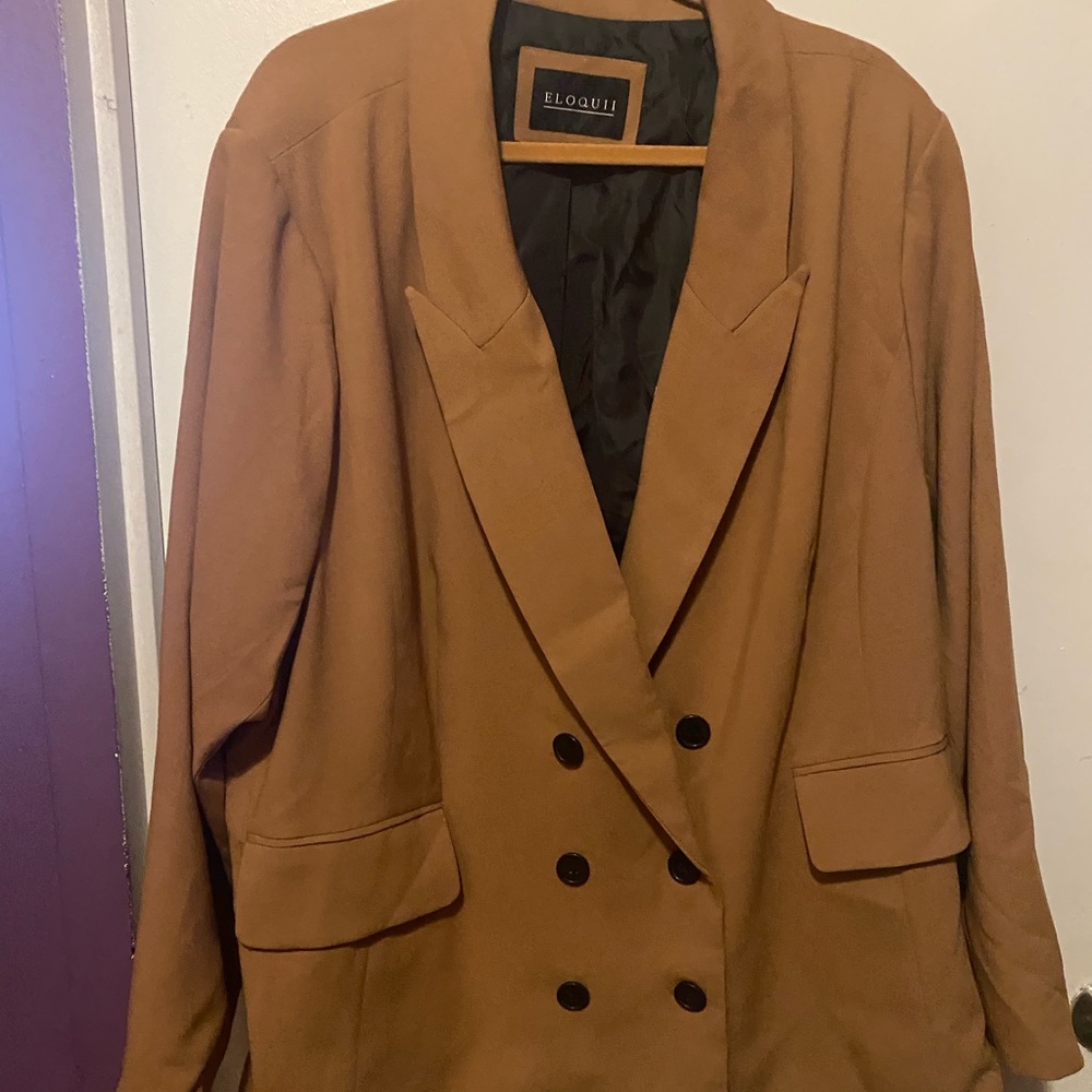 Eloquii dark tan blazer. Double breasted with black buttons. Size 28
